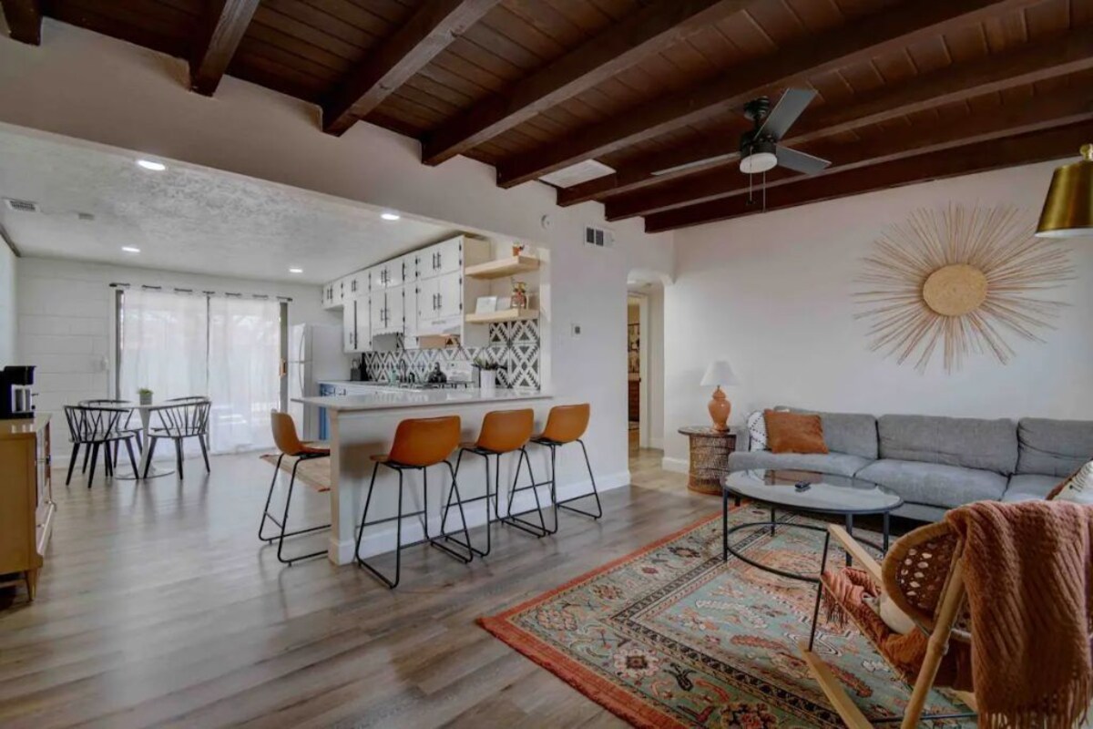 Casa Charleston-3BR/2Bath+Hot Tub+Pet Friendly+No Pet Fee!