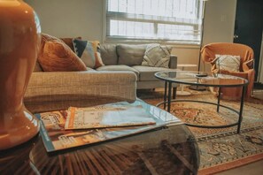 Smart TV, video games, offices - Casa Charleston+HOT TUB+Pet Friendly+No Pet Fee! (Albuquerque)