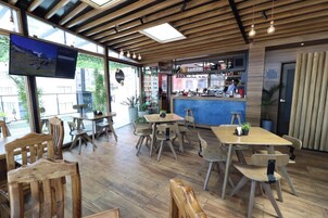 Tempat makan luar