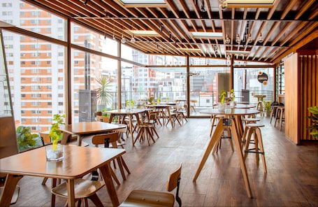 Lounge. Madero Hotel & Suites