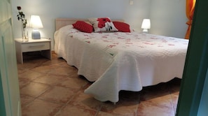 2 bedrooms, iron/ironing board, travel cot, free WiFi