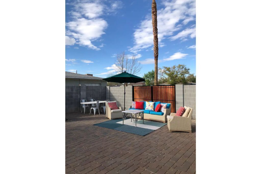 1: Pool, Walk 2 Lgt Rail, Restaurants, close 2 GCU