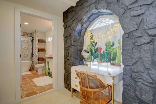 Prickly Pear@Cactus Flower+HOT TUB+No Pet Fee!