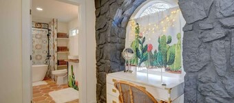 Prickly Pear@Cactus Flower+HOT TUB+No Pet Fee!