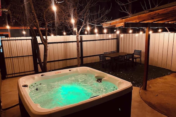 Bain à remous extérieur