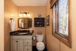 Suihku, hiustenkuivaaja, pyyhkeet