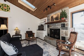 Unclassified image, 5 of 34, button