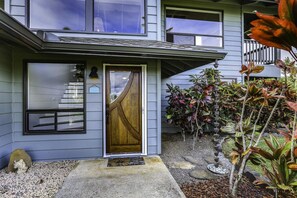 Exterior detail - Privacy in Princeville with Pool, Ocean & Mountain (Princeville)