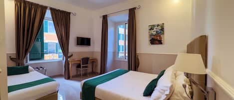 Traditional Triple Room | In-room safe, blackout drapes, soundproofing, bed sheets