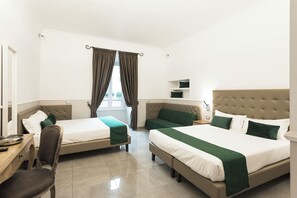 Premium Quadruple Room | In-room safe, desk, blackout curtains, soundproofing - VATICANO LUXURY GUEST HOUSE  (Rome)