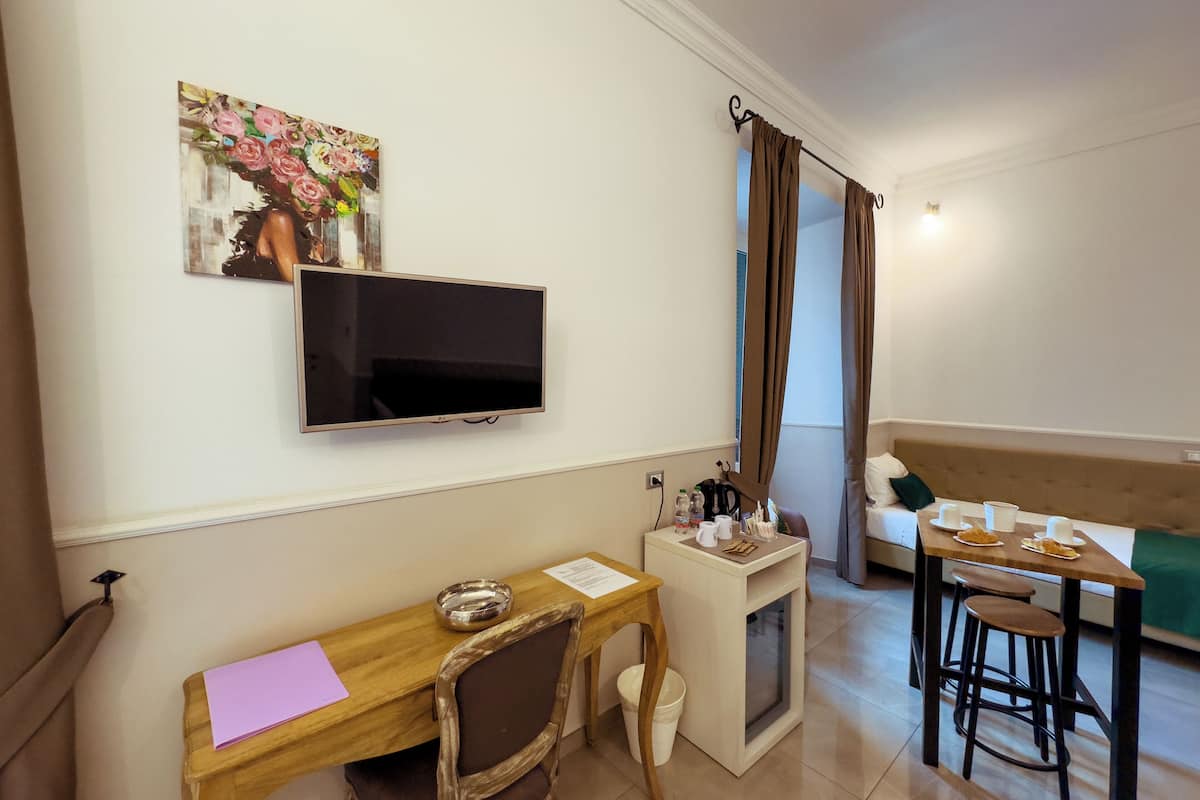 Superior Quadruple Room | In-room safe, blackout curtains, soundproofing, bed sheets