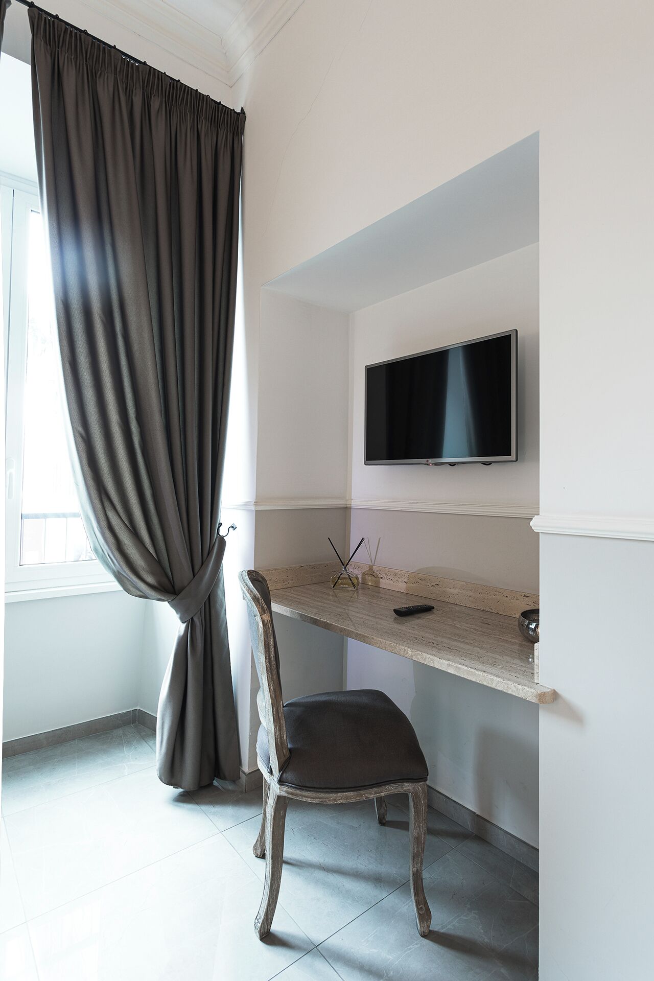 Habitación doble superior | Caja de seguridad en la habitación, escritorio y cortinas blackout 