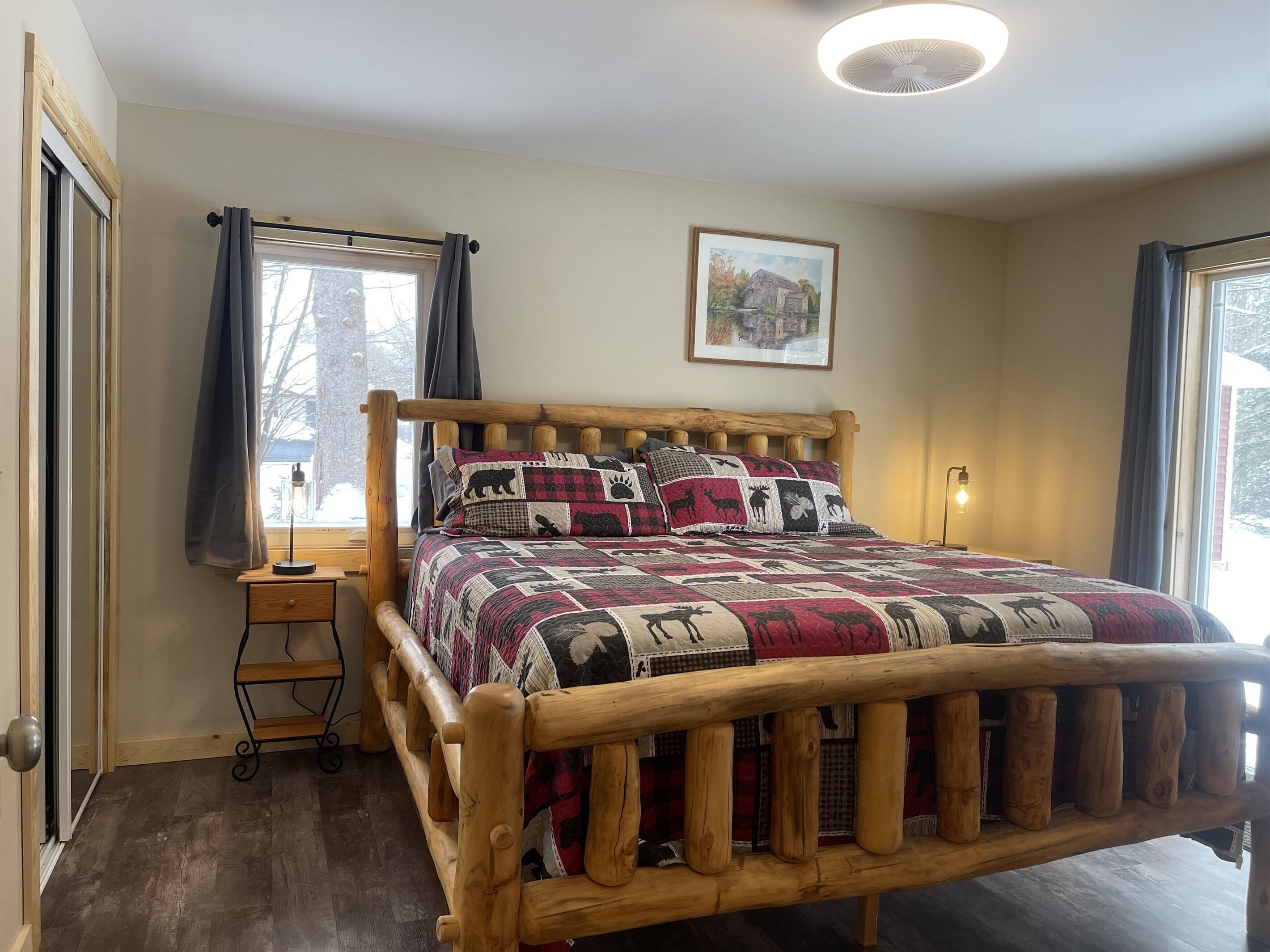 2 多间卧室、免费 WiFi、床单