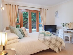 4 chambres, Wi-Fi gratuit, draps fournis