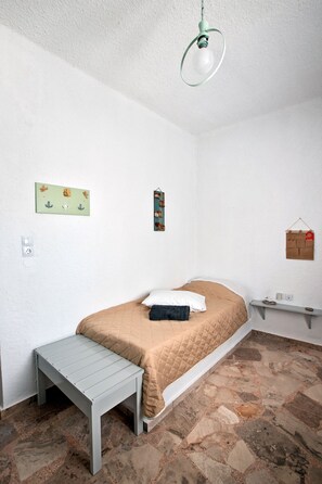 1 bedroom, in-room safe, free WiFi, bed sheets