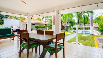 Outdoor dining