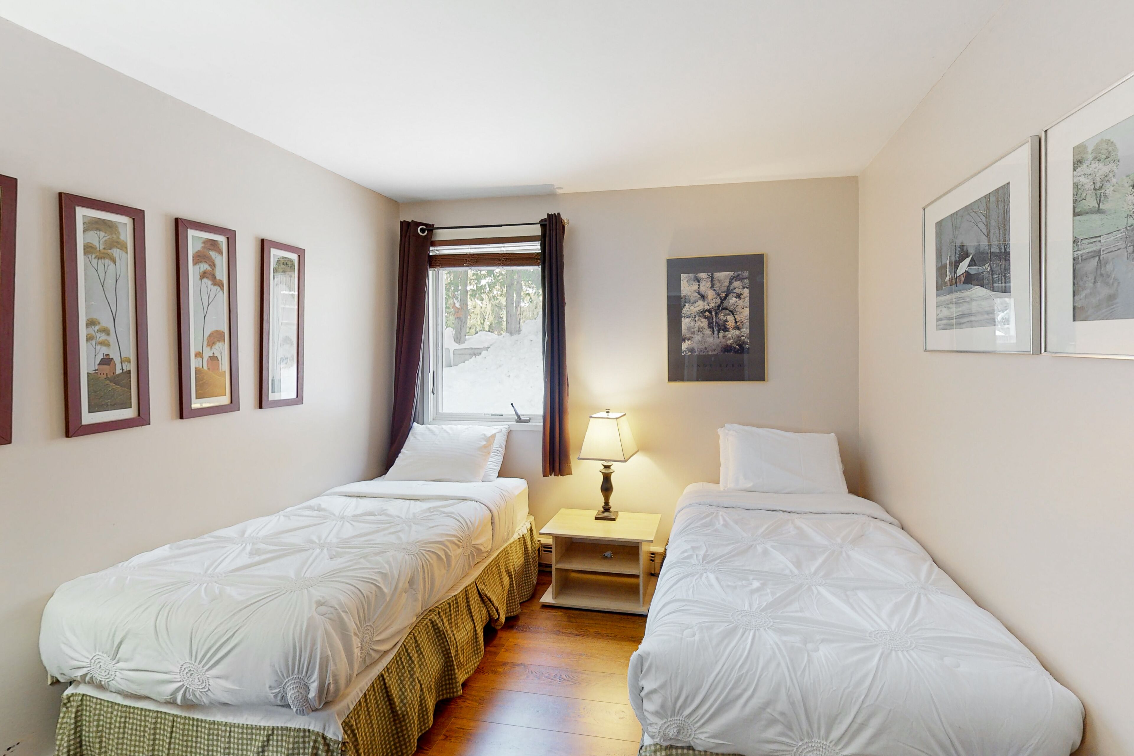 2 habitaciones, tabla de planchar con plancha, internet y ropa de cama 