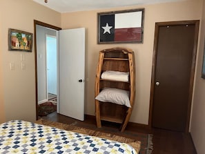2 bedrooms, WiFi, bed sheets