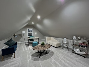 Interior - Private Woods Estate in Lawrenceville (Lawrenceville)