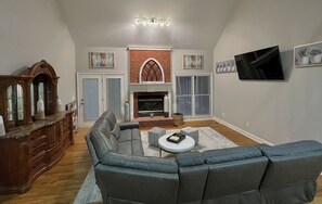 Interior - Private Woods Estate in Lawrenceville (Lawrenceville)