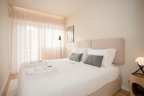 3 bedrooms, desk, iron/ironing board, WiFi