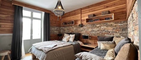 3 bedrooms, travel crib, free WiFi