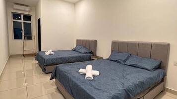 Family Townhome | 4 bedrooms, free WiFi