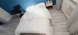 4 bedrooms, desk, free WiFi, bed sheets