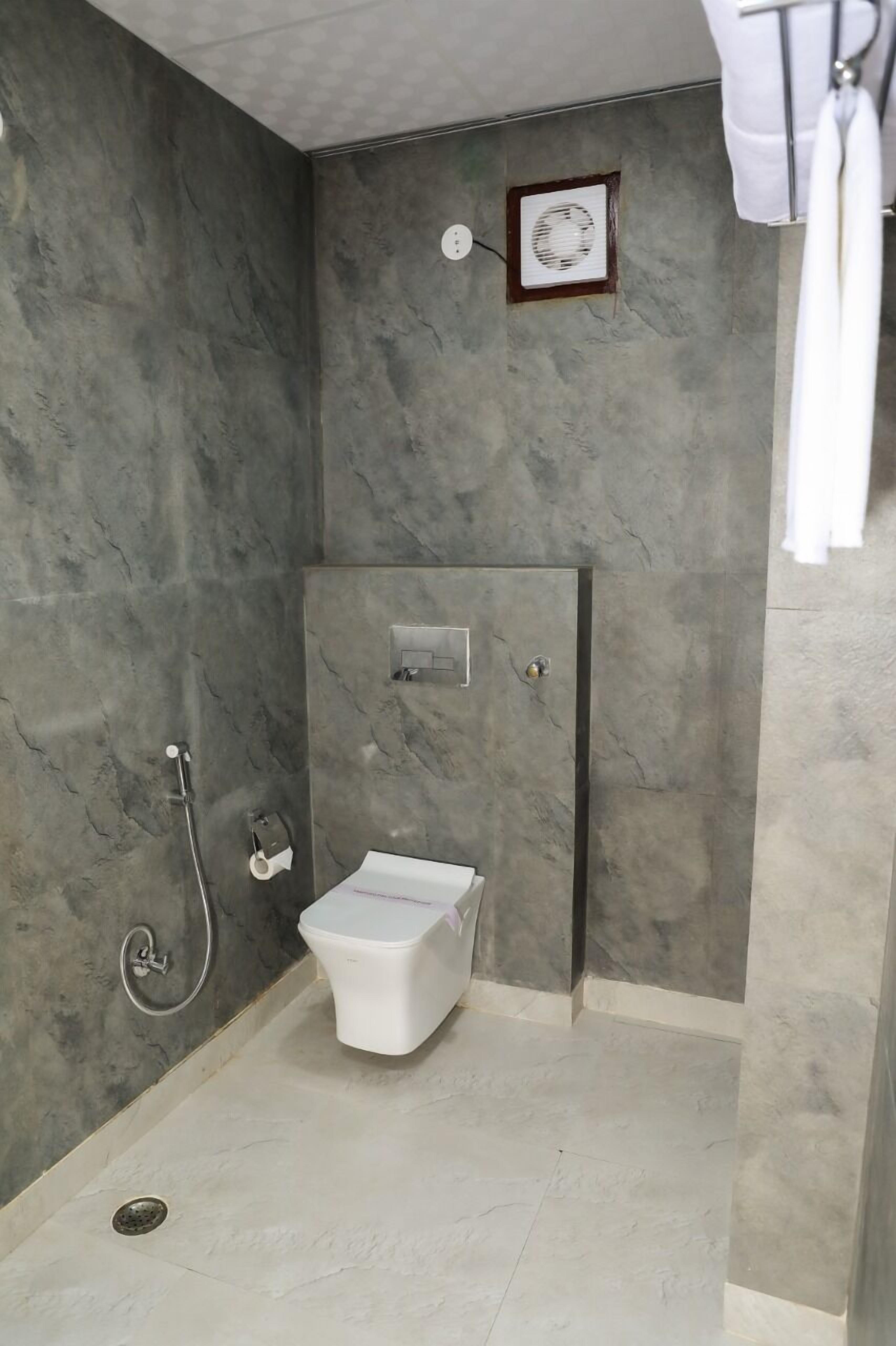 Deluxe Room | Bathroom