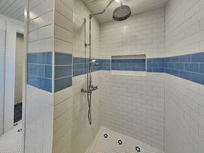 Hair dryer, towels - Historic cottage w. private pool, multiple living areas + steps to the beach. (Tybee Island)