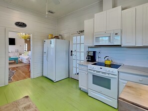 Unclassified image, 4 of 58, button