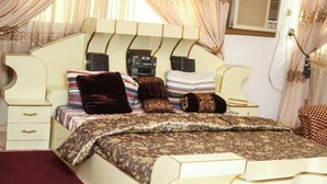 Living area - GITY Royale Suites (Ife)