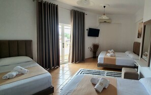 Family Quadruple Room | Free WiFi, bed sheets - Hotel de Ksamil (Ksamil)