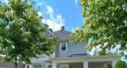 Lovely 1-bedroom Basement Apartment on Niagara