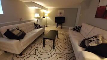 1 bedroom, iron/ironing board, travel cot, free WiFi