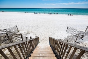 A wooden boardwalk leading to a beach with a clear view of the ocean. - Petes Retreat 2 Bed 2 And Half Bath Beachfront Sleeps 6 (Santa Rosa Beach)