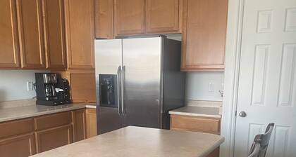 Quiet and comfortable home near SLC and ski resorts