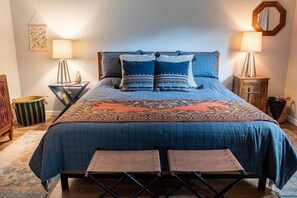 3 habitaciones, tabla de planchar con plancha, wifi y ropa de cama 