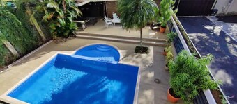 5-star home near the airport