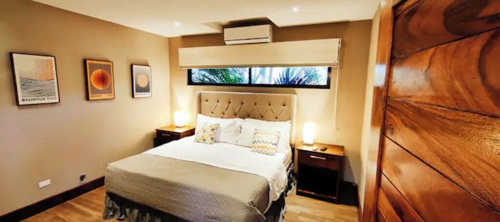 6 bedrooms, iron/ironing board, free WiFi, bed sheets