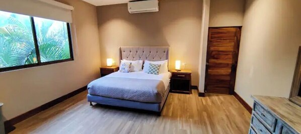 5 habitaciones, tabla de planchar con plancha y wifi gratis 