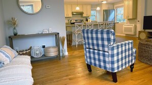 Unclassified image, 3 of 15, button - Centrally located family friendly townhome (Yarmouth)
