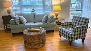 Unclassified image, 2 of 15, button - Centrally located family friendly townhome (Yarmouth)