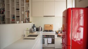 茶具/咖啡用具、冰箱、烤箱、炉灶