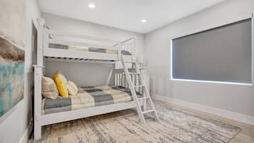 2 habitaciones, tabla de planchar con plancha, wifi y ropa de cama