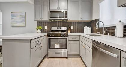 Clean & Spacious 2BR/2BA Near Disney