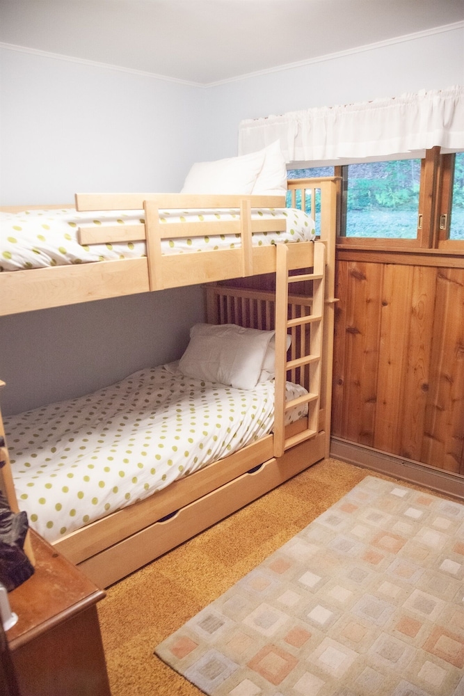 Big Glen Lake Beechwood Cottage Glen Arbor Vrbo