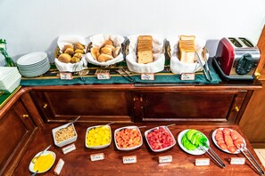 Free daily continental breakfast - TURI WASI HOUSE BOUTIQUE (Cusco)