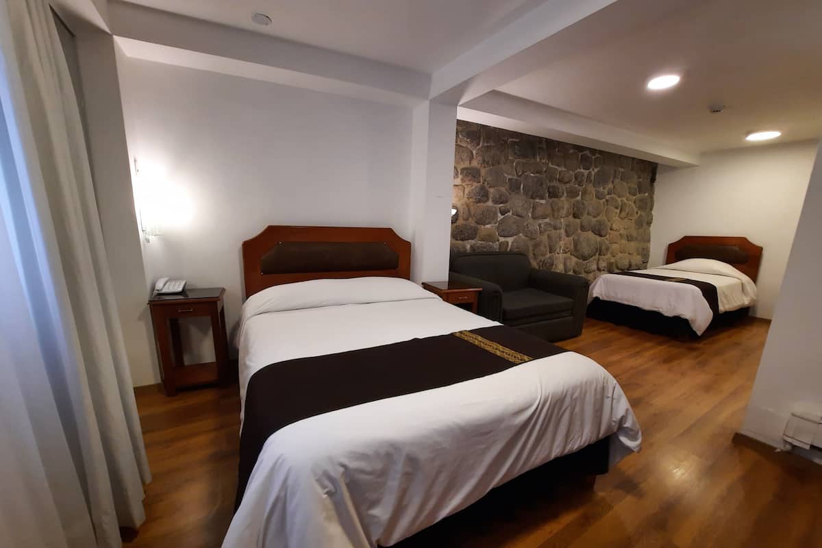 Family Double Room | In-room safe, soundproofing, free WiFi