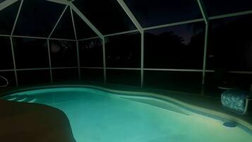 Piscine extérieure, piscine chauffée
